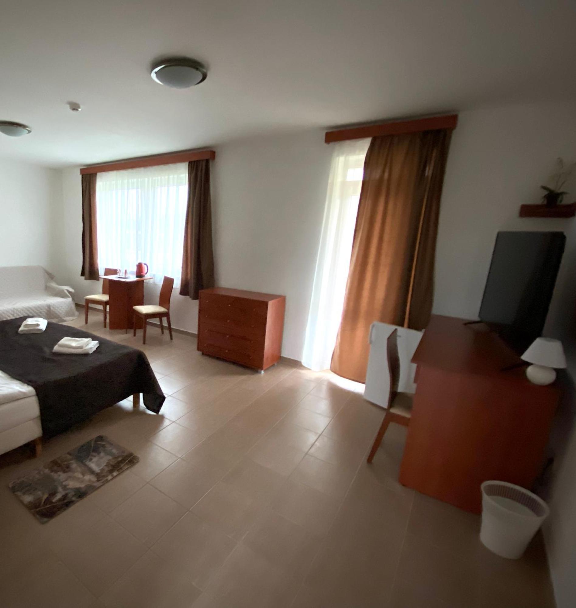 Ligetalja Termal Hotel Peneszlek Exterior foto