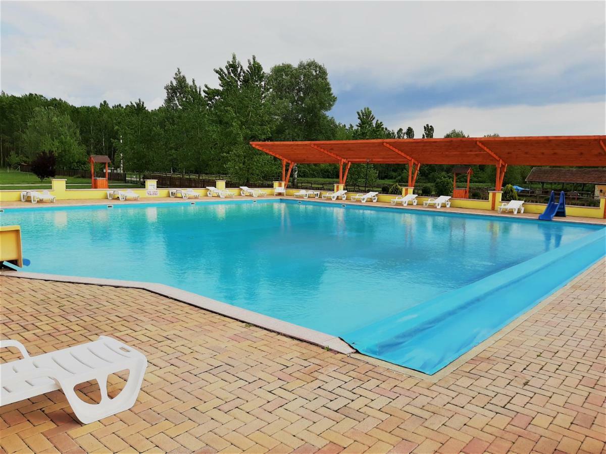 Ligetalja Termal Hotel Peneszlek Exterior foto